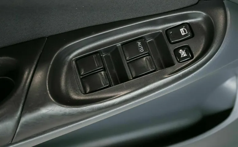 Nissan almera