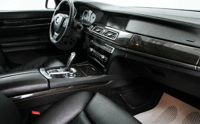 BMW 7-Series, 5 поколение