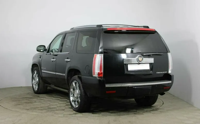 Cadillac Escalade III