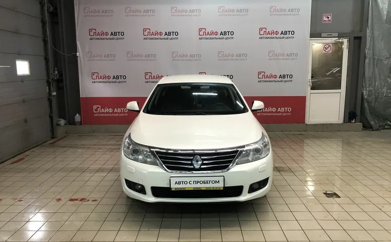 Renault LATITUDE 2.0 CVT (139 л.с.)
