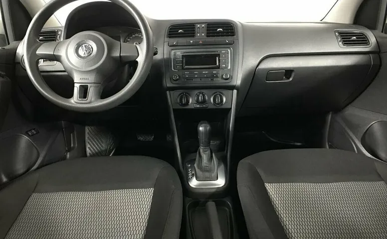 Volkswagen polo v