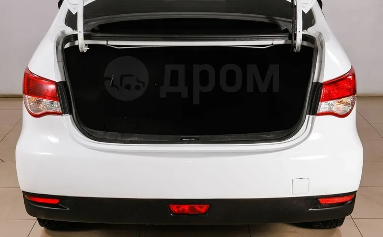Nissan Almera, 3 поколение