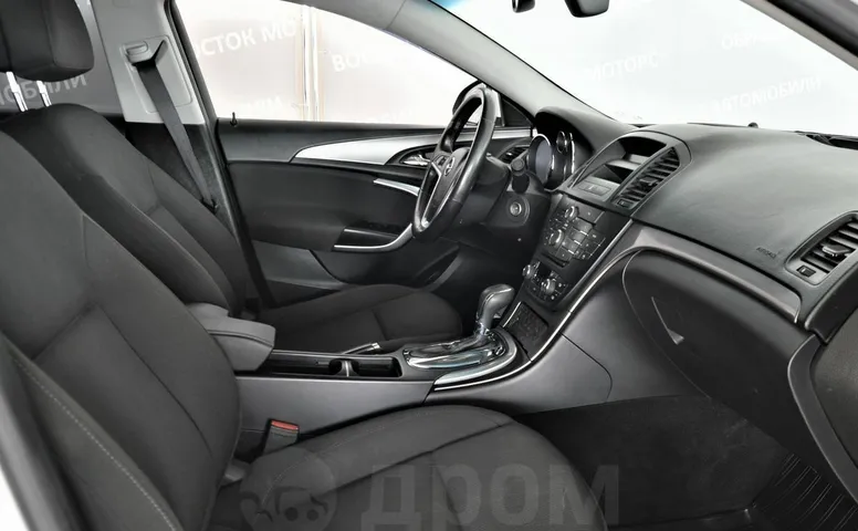 Opel Insignia, 1 поколение