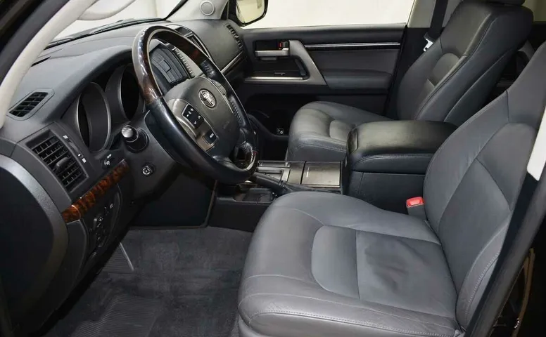 Toyota land cruiser 200 series