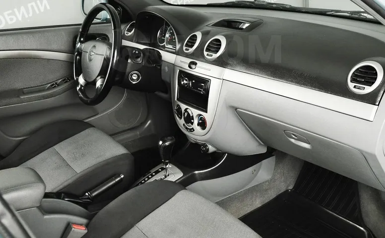 Chevrolet Lacetti, 1 поколение