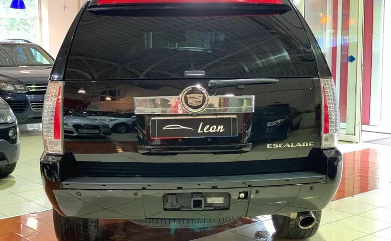 Cadillac Escalade III