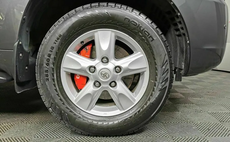 Toyota Land Cruiser 4.7 4WD AT (288 л.с.) Люкс Серый