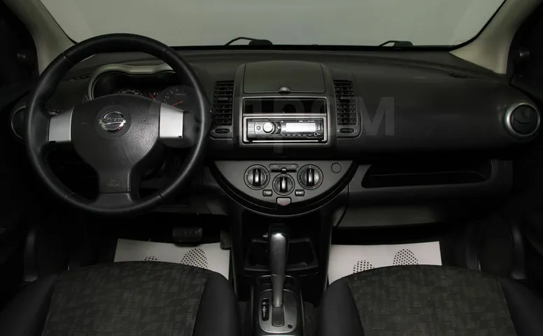 Nissan Note, 1 поколение