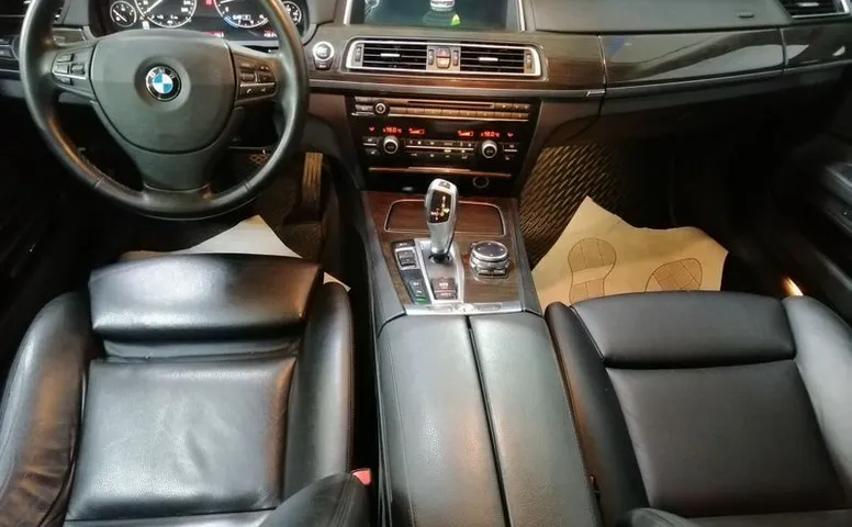 BMW 7ER 740Li xDrive 3.0 AT (320 л.с.) 4WD