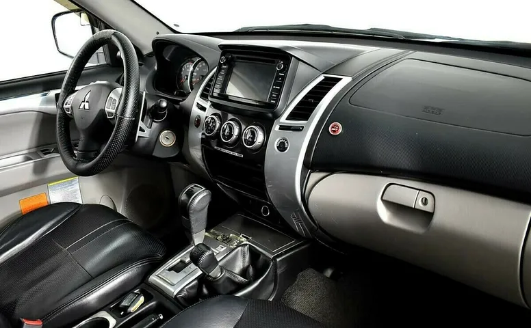 Mitsubishi Pajero Sport II