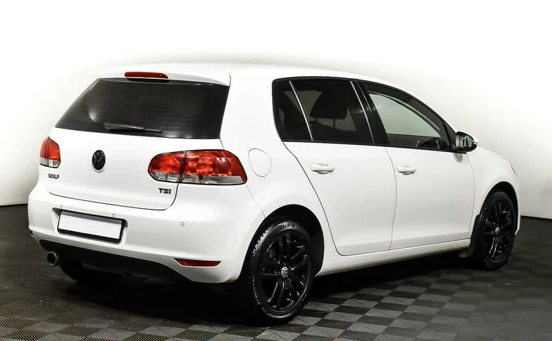 Volkswagen Golf VI
