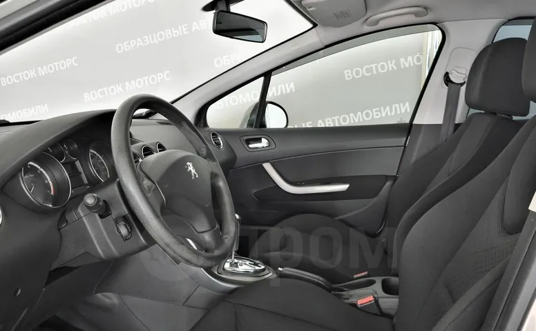 Peugeot 308, 1 поколение
