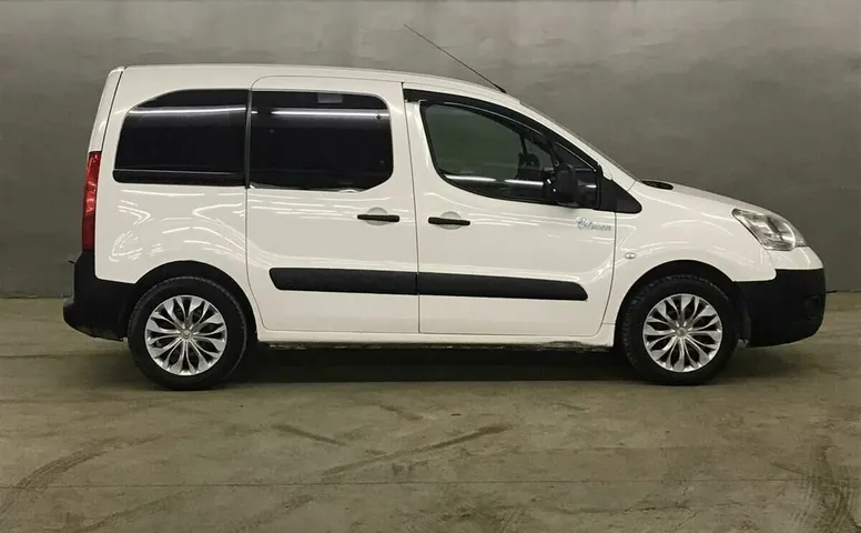 Citroen BERLINGO 1.6 MT (90 л.с.)