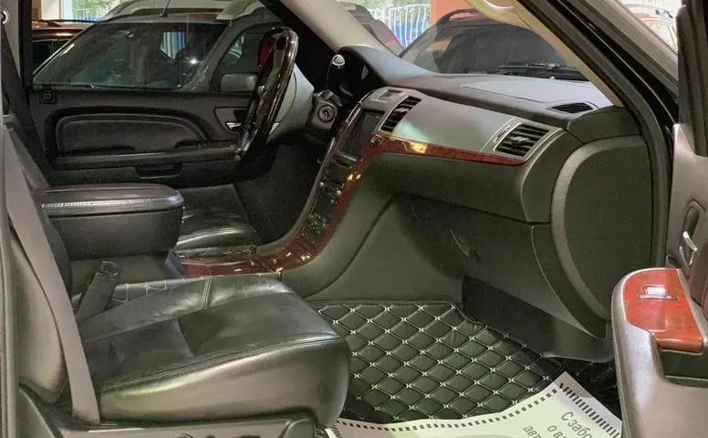 Cadillac Escalade III