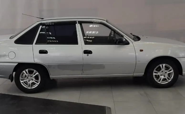 Daewoo NEXIA 1.6 MT (109 л.с.)