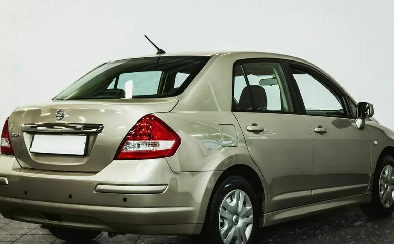 Nissan tiida