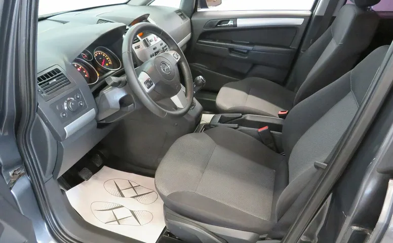 Opel Zafira B Рестайлинг