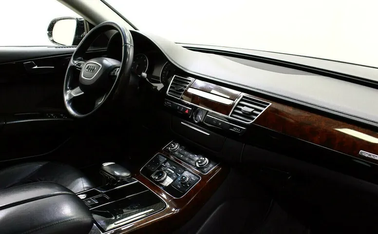 Audi A8 III (D4)