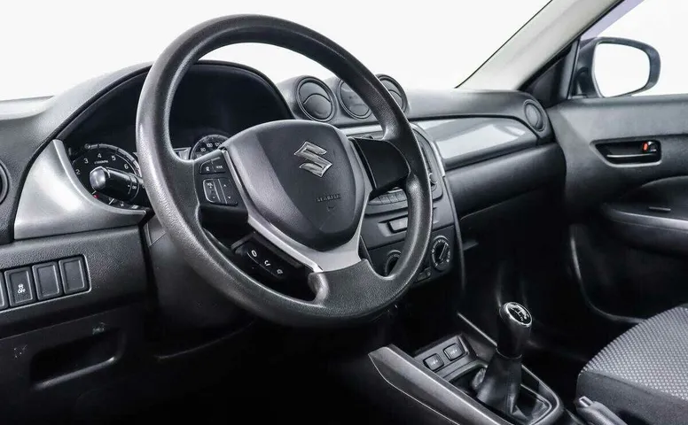 Suzuki vitara мкпп 2017 с пробегом 104 930 км