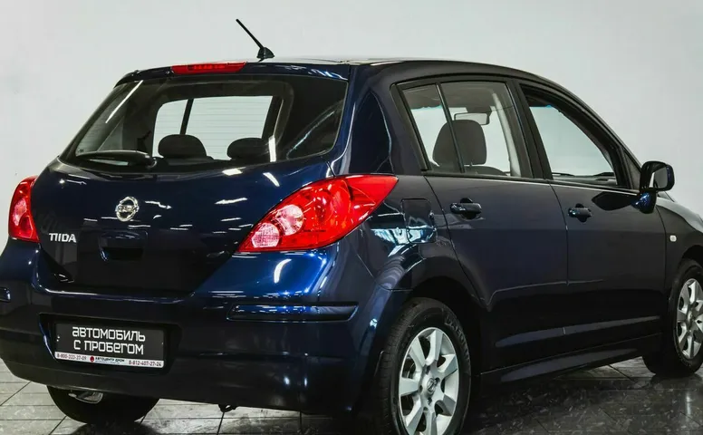 Nissan tiida