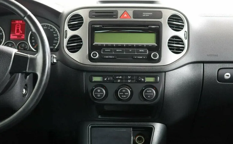 Volkswagen Tiguan 2.0 Автомат