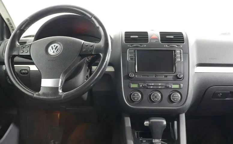 Volkswagen Jetta V