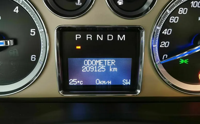 Cadillac Escalade 6.2 V8 АТ 4WD ESV (409 л.с.) Luxury ESV Белый