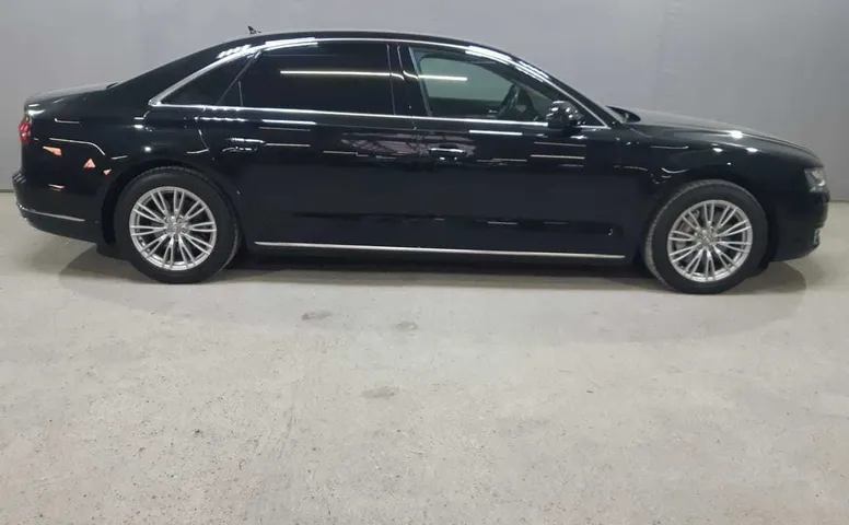 Audi A8 Long 3.0 AT (310 л.с.) 4WD