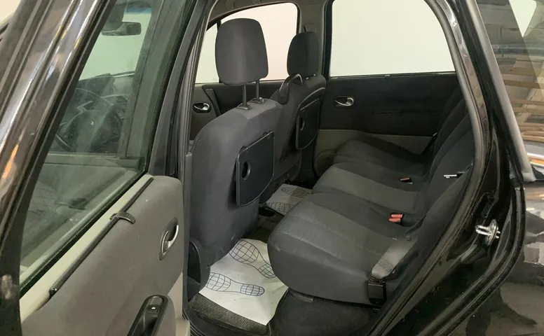 Renault SCENIC 1.6 MT (90 л.с.)