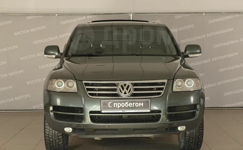 Volkswagen Touareg, 1 поколение