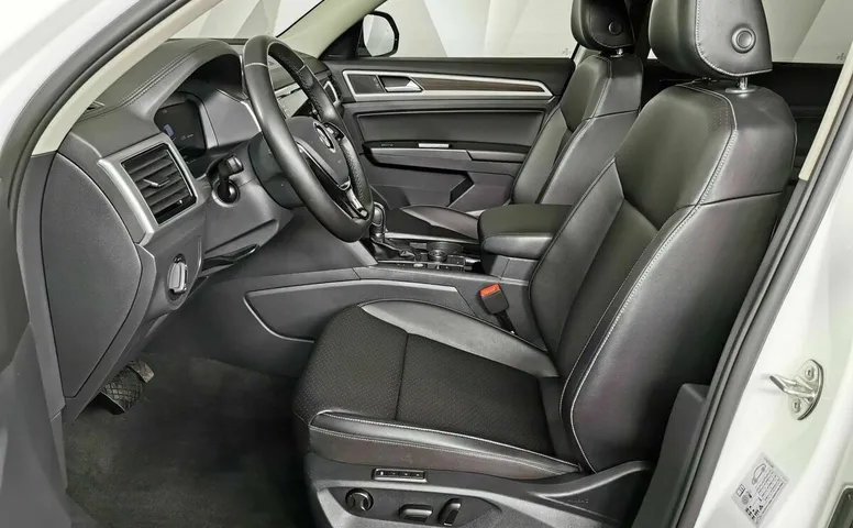 Volkswagen Teramont 2.0T AT 4Motion (220 л.с.) Status Белый