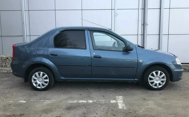 Renault LOGAN 1.6 MT (84 л.с.)