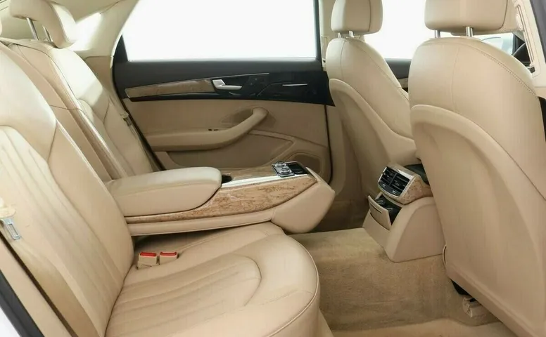 Audi A8 III (D4)