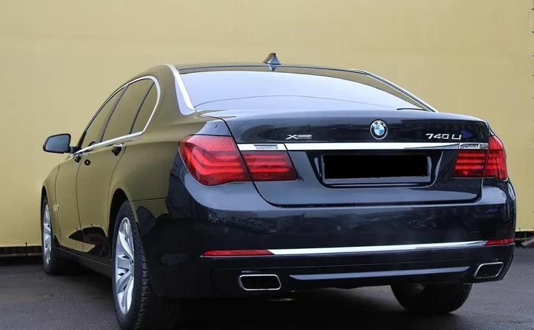 BMW 7ER 740Li xDrive 3.0 AT (320 л.с.) 4WD