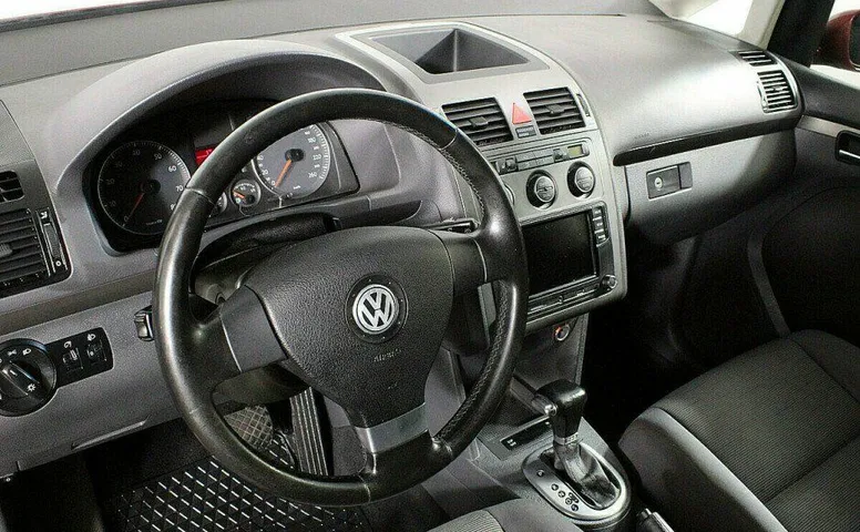 Volkswagen Touran 1.4 Робот