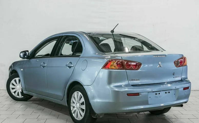 Mitsubishi lancer