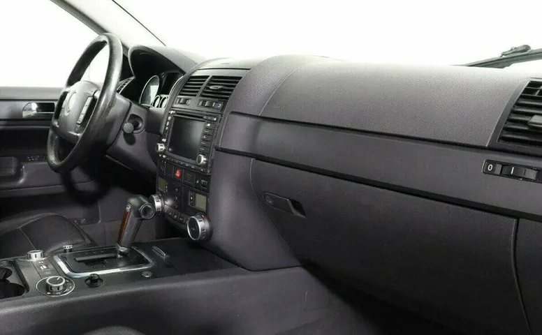 Volkswagen Touareg 3.2 Автомат