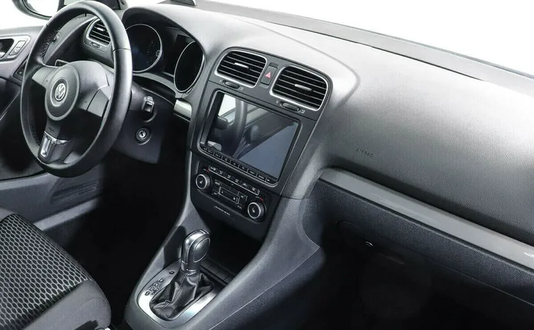 Volkswagen Golf VI