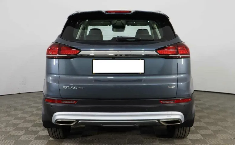 Geely atlas pro робот 2021 с пробегом 8 100 км