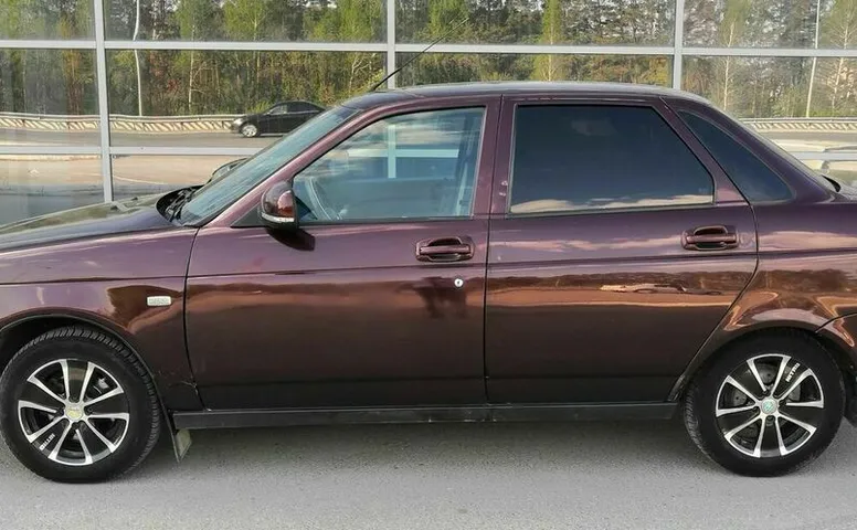 LADA (ВАЗ) 2170 1.6 MT (98 л.с.)