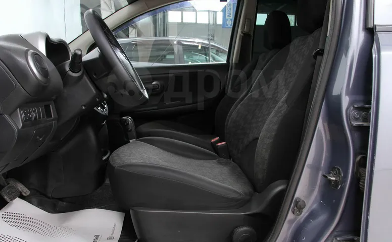 Nissan Note, 1 поколение