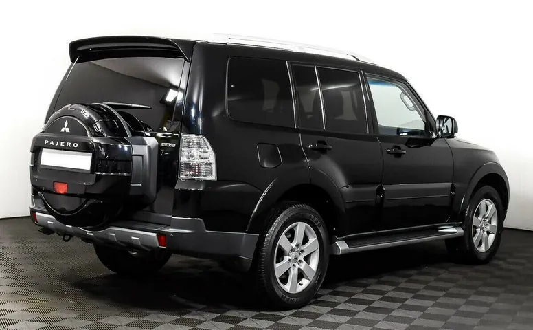 Mitsubishi Pajero IV