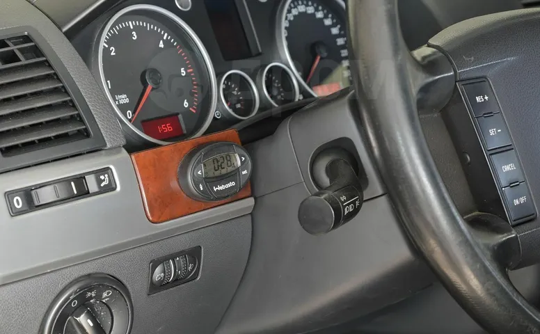 Volkswagen Touareg, 1 поколение