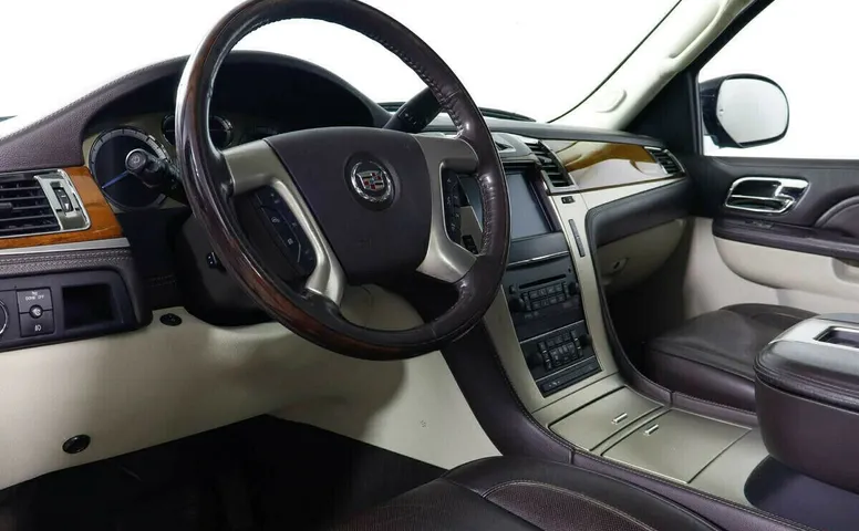 Cadillac Escalade III