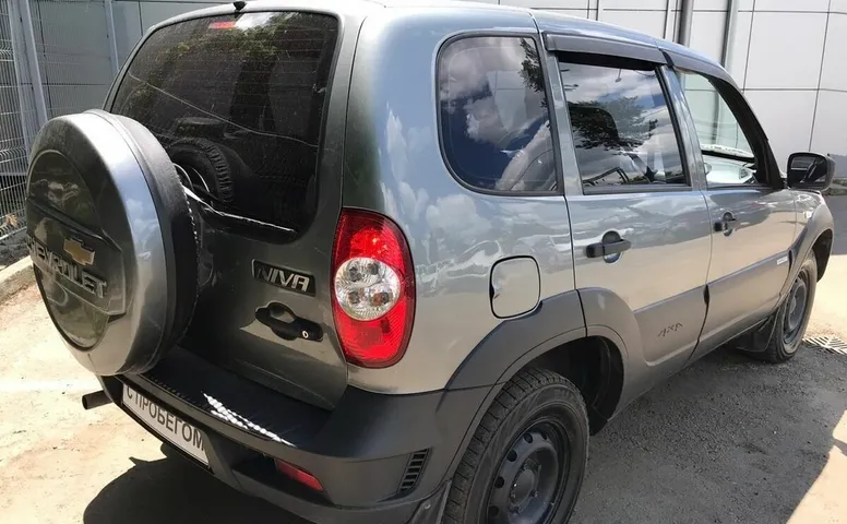 Chevrolet NIVA 1.7 MT (80 л.с.) 4WD