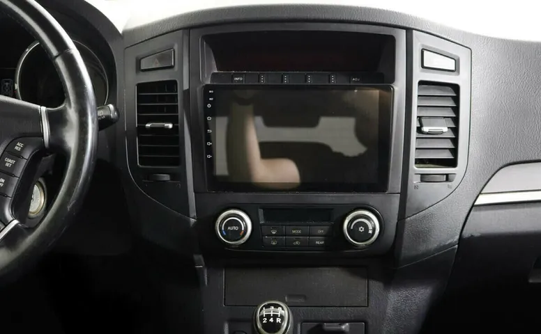 Mitsubishi Pajero IV