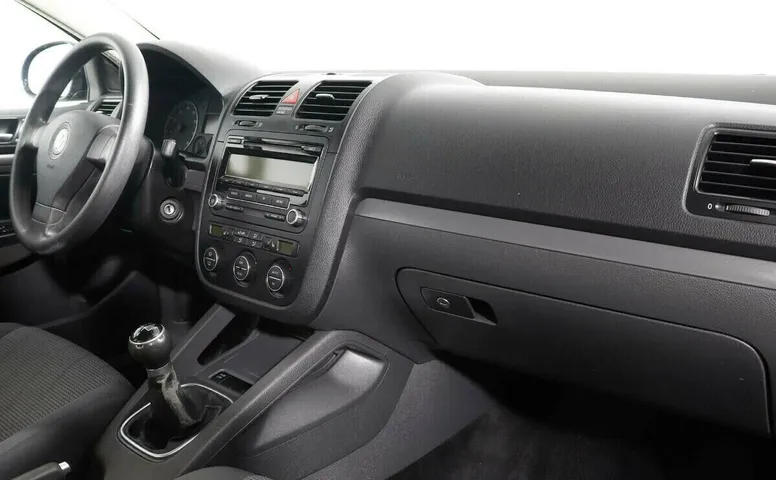 Volkswagen Jetta V