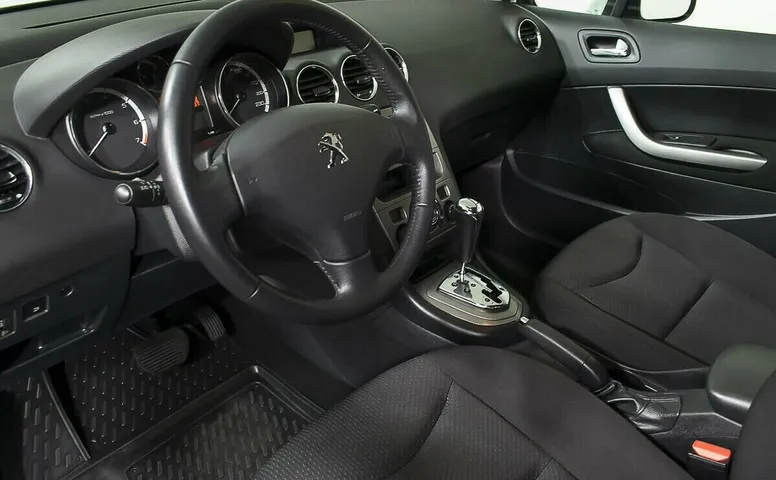 Peugeot 408 I