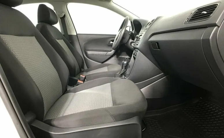 Volkswagen polo v