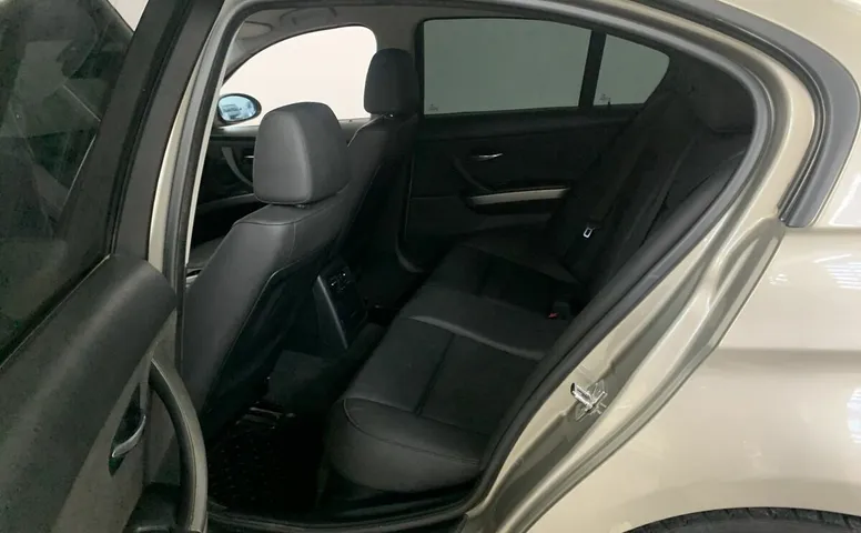 BMW 3ER 318i 2.0 AT (129 л.с.)